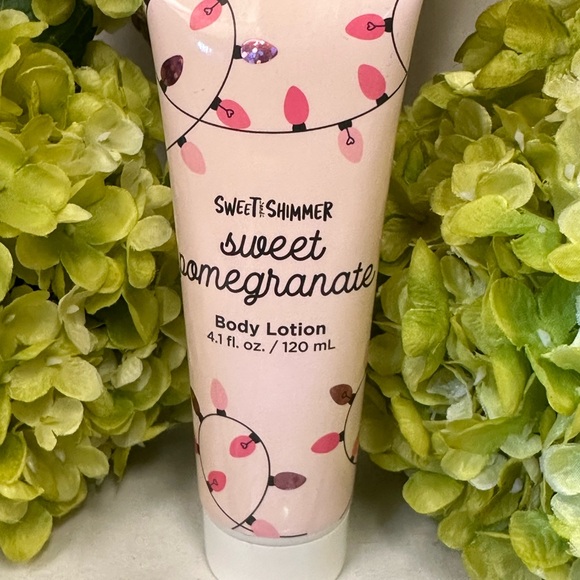 Sweet and Shimmer Lotion. Eye & Foot Mask Set (X5) - Picture 3 of 5